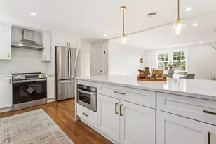 29 Susan Dr, Saugus, MA 01906 - Photo 1