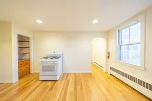 1026 Chestnut St, Newton, MA 02464 - Photo 5