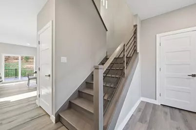 287 Whitney Ave, Holyoke, MA 01040 - Photo 23