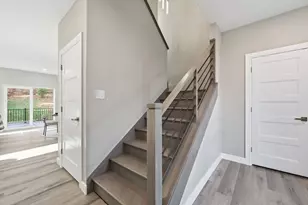 287 Whitney Ave, Holyoke, MA 01040 - Photo 23