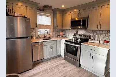 211 Lake Shore Dr, Weymouth, MA 02189 - Photo 9