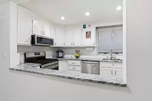 14 Mount Pleasant Ave, Dracut, MA 01826 - Photo 7