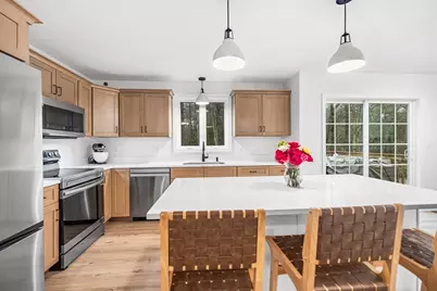 48 Walnut St, Douglas, MA 01516 - Photo 9