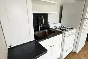 313 Essex St, Salem, MA 01979 - Photo 3