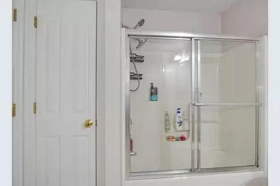 18 Lincoln Ave, Millbury, MA 01527 - Photo 15