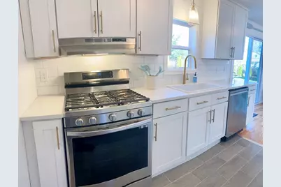 20 Swallow St, Falmouth, MA 02536 - Photo 9