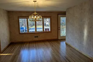 19 Carey Ave, Burlington, MA 01803 - Photo 3