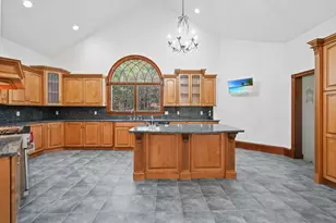 219 Chase Rd, Dartmouth, MA 02747 - Photo 9