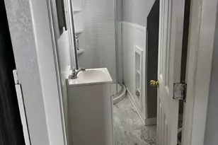 34 Irving St, Worcester, MA 01609 - Photo 5