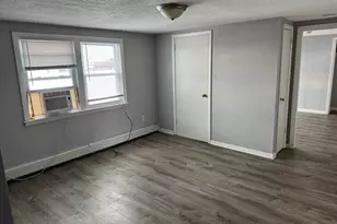 34 Irving St, Worcester, MA 01609 - Photo 3