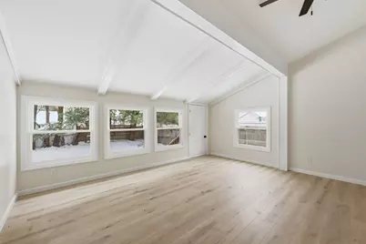 48 Pleasant St, Westfield, MA 01085 - Photo 17