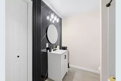 48 Pleasant St, Westfield, MA 01085 - Photo 29