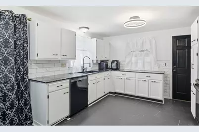 135 Bulat Dr, Springfield, MA 01129 - Photo 11