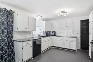 135 Bulat Dr, Springfield, MA 01129 - Photo 11