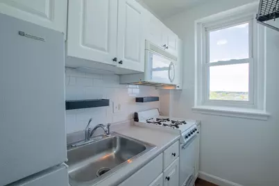 285 Lynn Shore Dr #710, Lynn, MA 01902 - Photo 5