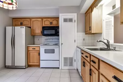 1907 Windsor Dr #1907, Framingham, MA 01701 - Photo 7