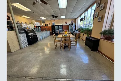 548 South St, Holyoke, MA 01040 - Photo 7