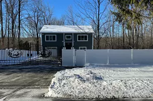 102 Wells Rd, Becket, MA 01223 - Photo 3