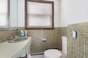 28 Hilltop Dr, Warwick, RI 02818 - Photo 23