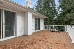 28 Hilltop Dr, Warwick, RI 02818 - Photo 27