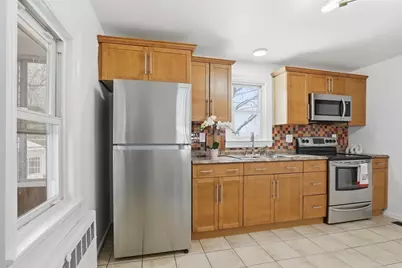 39 Phoebe Ave, Lowell, MA 01854 - Photo 7