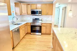 37 Plateau Cir, West Springfield, MA 01089 - Photo 9