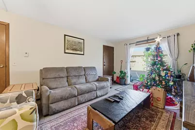 82 S Maple #33, Westfield, MA 01085 - Photo 3