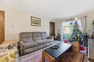 82 S Maple, Westfield, MA 01085 - Photo 3