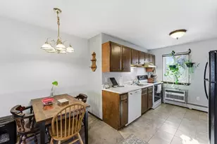 82 S Maple, Westfield, MA 01085 - Photo 7