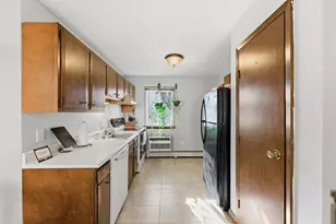 82 S Maple, Westfield, MA 01085 - Photo 11