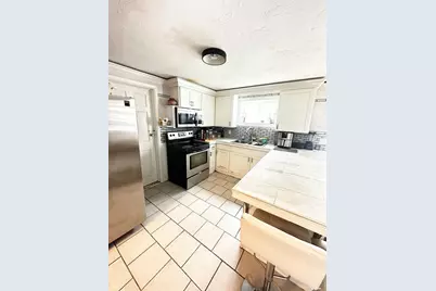 60 Howard St, Leominster, MA 01453 - Photo 17