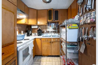 525 Chelmsford St, Lowell, MA 01851 - Photo 9