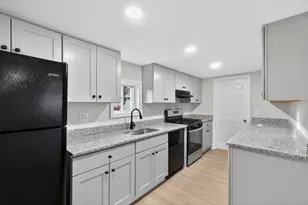 21 Evergreen St, Dartmouth, MA 02747 - Photo 5