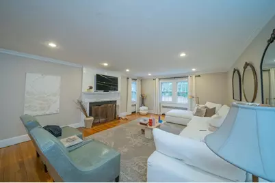 642 Centre St, Newton, MA 02458 - Photo 3