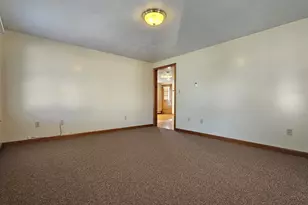 6 Pond St, Spencer, MA 01562 - Photo 3