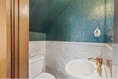 21 Edwards St, Southbridge, MA 01550 - Photo 17