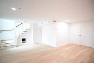 66 Pleasant St, Marblehead, MA 01945 - Photo 19