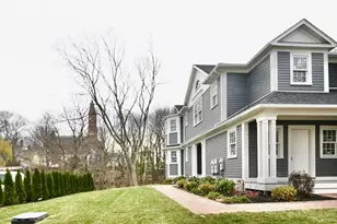 66 Pleasant St, Marblehead, MA 01945 - Photo 3