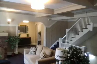 21 Fruit St, Worcester, MA 01609 - Photo 3