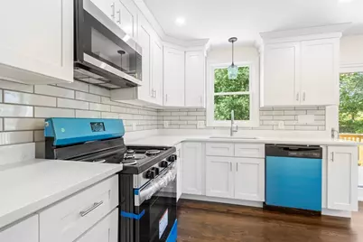 105 Birchwood Dr, Swansea, MA 02777 - Photo 3