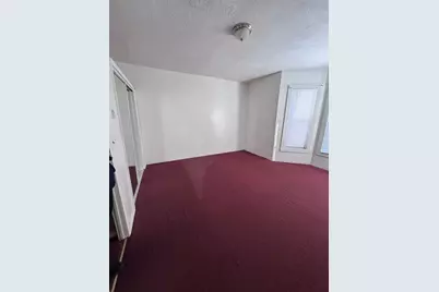 77 Newton St, Holyoke, MA 01040 - Photo 9