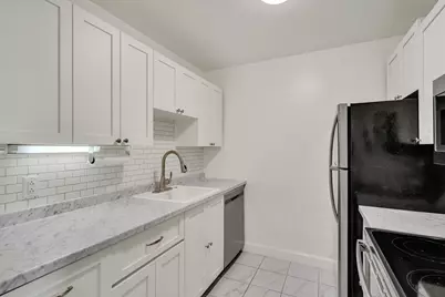 19 Wiget St #505, Boston, MA 02113 - Photo 7