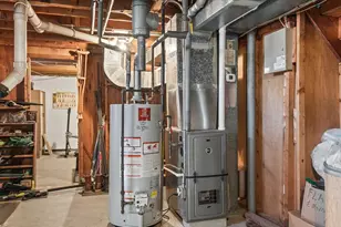 411 Daniels St, Fitchburg, MA 01420 - Photo 33