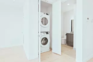 340 W 2nd St, Boston, MA 02127 - Photo 19