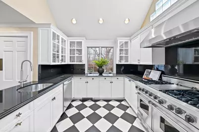 35 Glen Grn, Winchester, MA 01890 - Photo 13