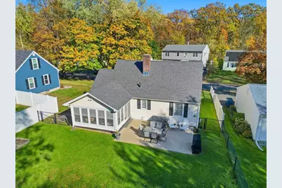 167 Wolcott Ave, West Springfield, MA 01089 - Photo 3