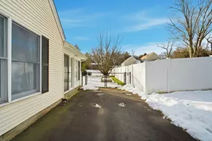 167 Wolcott Ave, West Springfield, MA 01089 - Photo 21