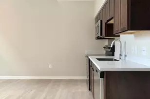 6 Chatham St, Worcester, MA 01609 - Photo 1