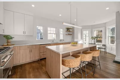 209 High St, Brookline, MA 02445 - Photo 9