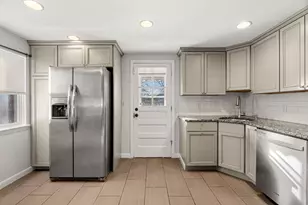 2 Kingston St, North Andover, MA 01845 - Photo 7